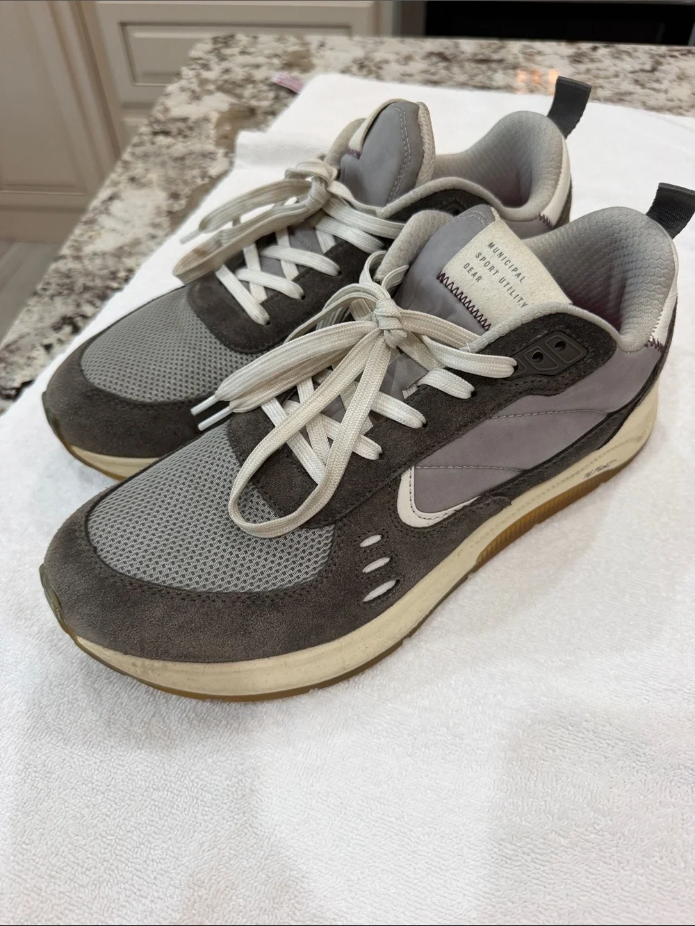 Men's Municipal 11.5 Grey Mesh & Suede Athletic Sneakers - Neutral Grey